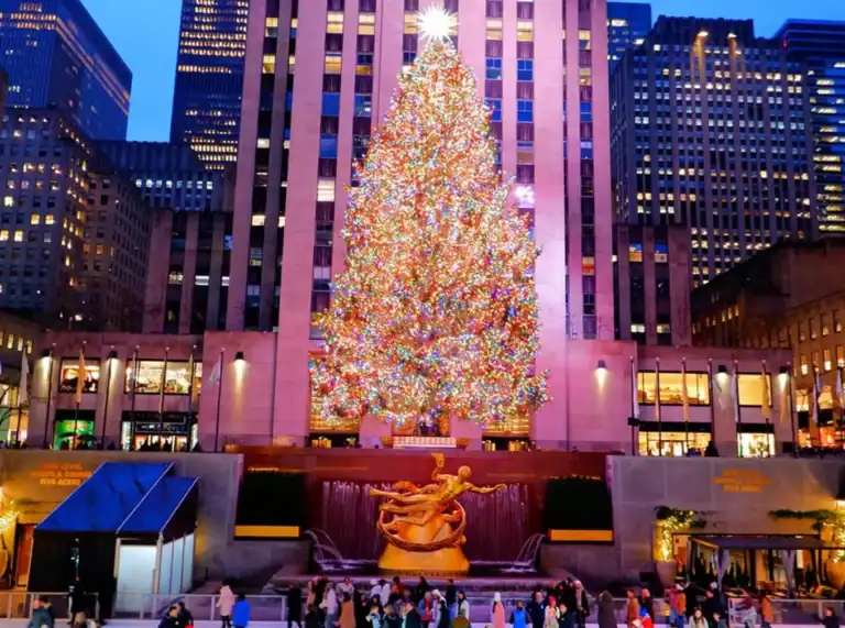 New York a Natale: Quando Manhattan Diventa il Set del Film Perfetto